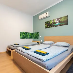 verificați disponibilitatea